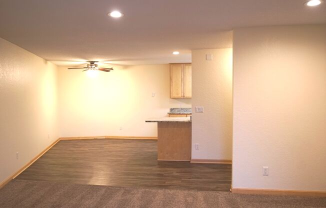 2 beds, 1 bath, 980 sqft, $1,725, Unit 329