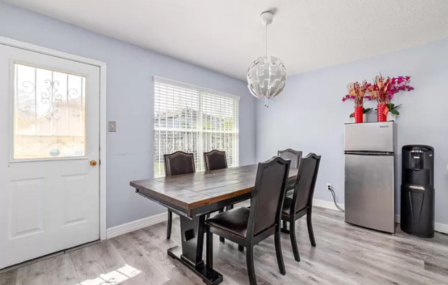 10207 REVELSTOKE