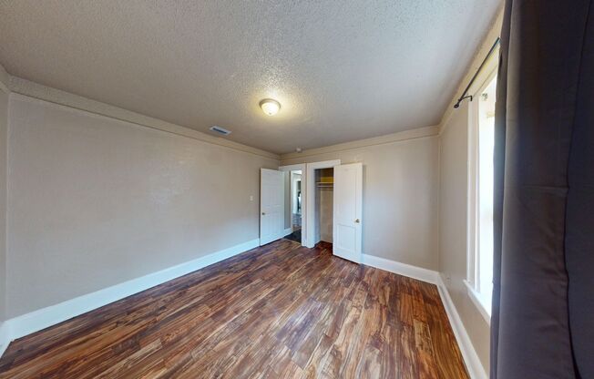 2 beds, 1 bath, $1,100