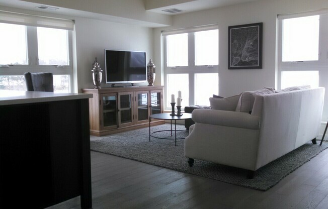 1 bed, 1 bath, 770 sqft, $1,745, Unit 212