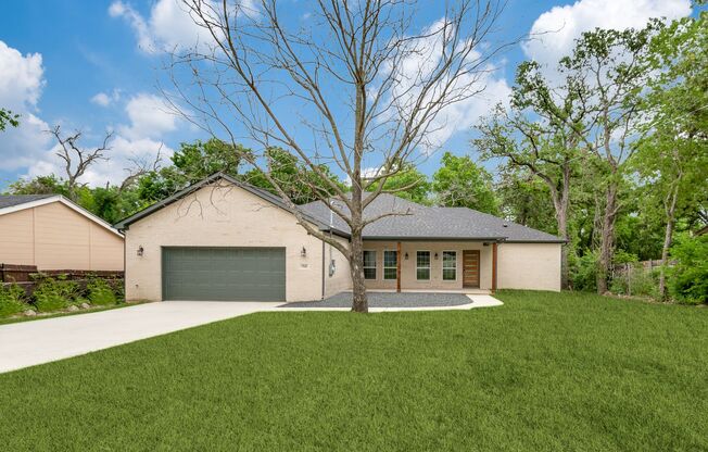 HALF OFF FIRST MONTH'S RENT! Brand new 4 Bed 2 Bath House for Rent in Dallas! (Pleasant Grove)