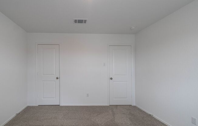 4 beds, 2.5 baths, $1,700