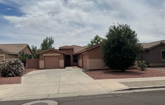 Phoenix Split Floor Plan 4 Bedroom + den