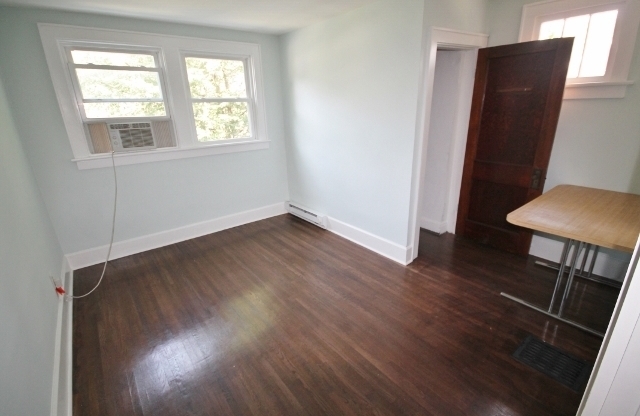 3 beds, 1 bath, $1,999