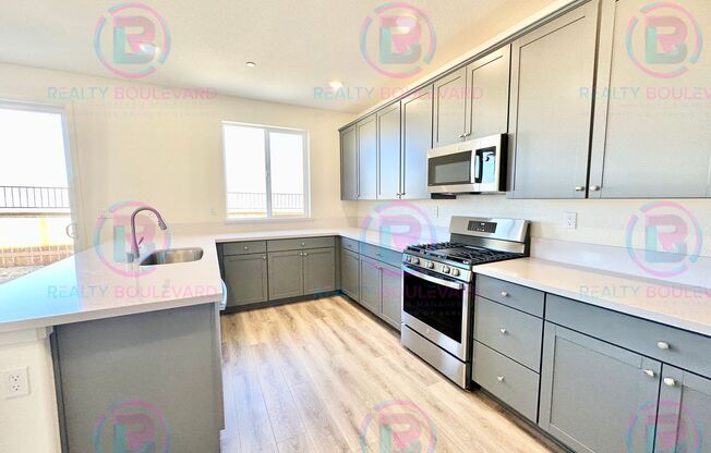 HALF MONTH FREE!! Home in the Five Ridges Community 4 Bedroom 3 Bathroom 2 Car Garage With Loft