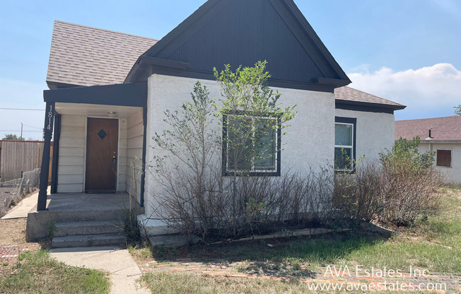 1814 W 17 ST