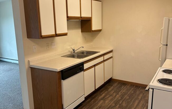 2 beds, 1 bath, 900 sqft, $795, Unit 304