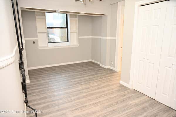37 AVON PL