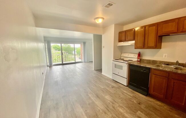 2 beds, 1 bath, 950 sqft, $1,295, Unit #304