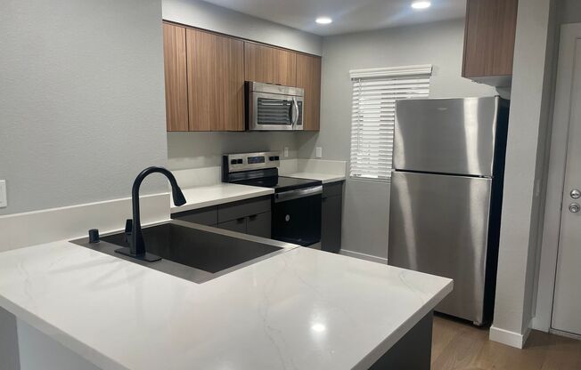 2 beds, 2 baths, 960 sqft, $3,420, Unit B-319