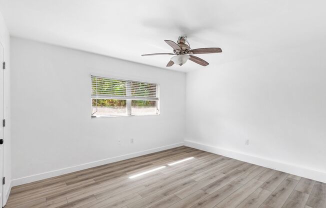 ST PETE APARTMENT FOR RENT!!