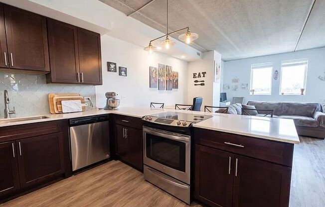2 beds, 1 bath, 900 sqft, $2,500, Unit 6954-221