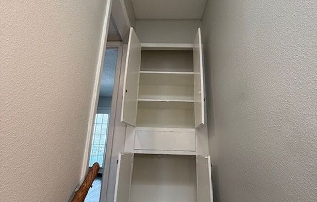 2 beds, 1.5 baths, 1,156 sqft, $1,250, Unit 15-1501