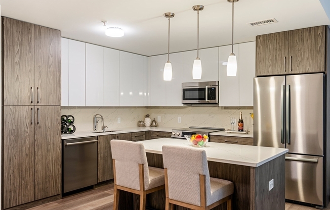 2 beds, 2.5 baths, 1,201 sqft, $4,400, Unit 304