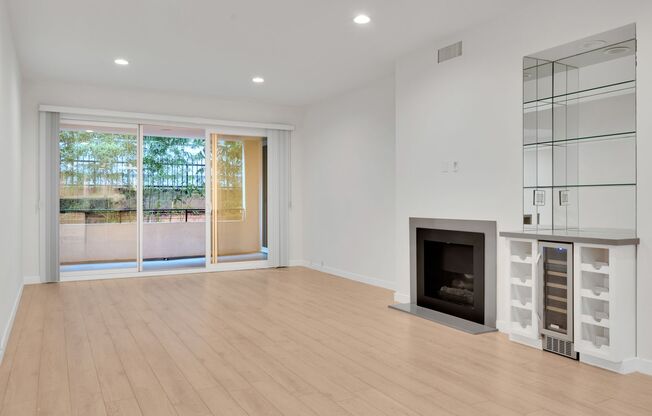 Holmby Street Luxury Investments LLC
