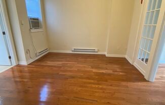 1 bed, 1 bath, 560 sqft, $1,350, Unit 2F