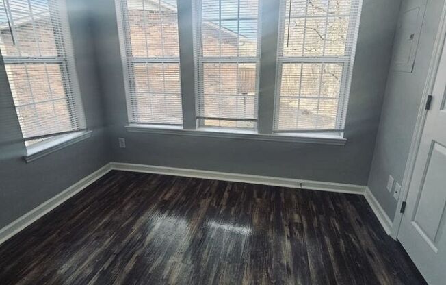 2 beds, 2 baths, 1,020 sqft, $1,195, Unit 221