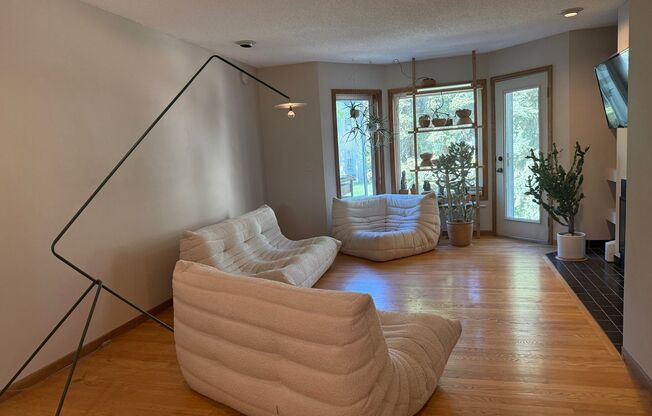 2 beds, 2 baths, $2,499