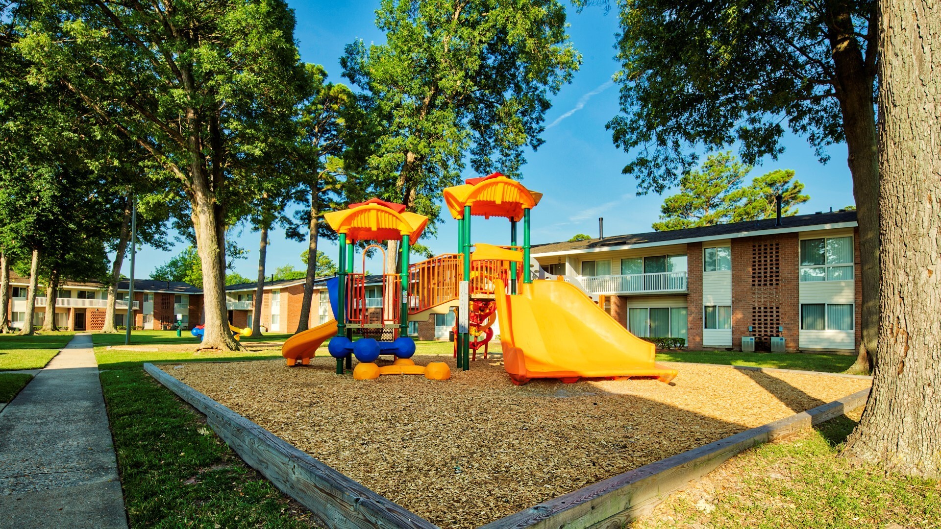 Pinewood Gardens Apartments
