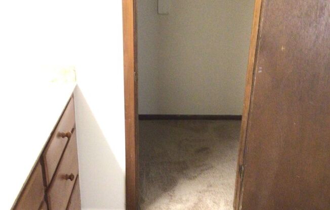 2 beds, 2 baths, 995 sqft, $800, Unit 22