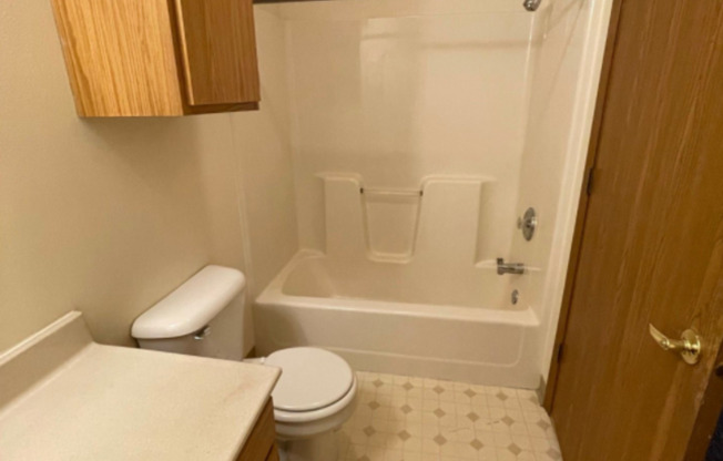 2 beds, 2 baths, 1,040 sqft, $1,100, Unit TE218X-226