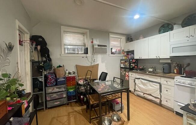 Studio, 1 bath, 300 sqft, $990, Unit 3412 Spring Partners LP-LLM ( Far East-PECO)