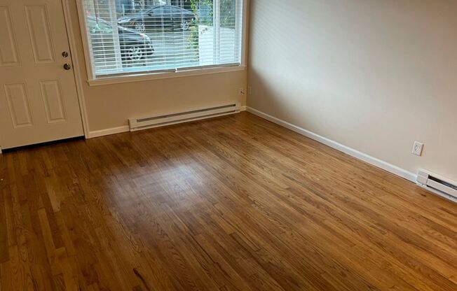 Fully Updated 1 Bed/1 Bath! Great Ballard Location & Great Price!