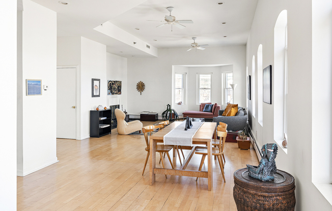 2 beds, 2 baths, $3,300, Unit 8