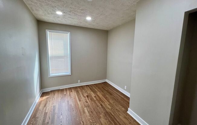 1 bed, 1 bath, $1,200, Unit Unit 2