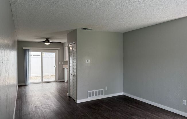 2 beds, 1.5 baths, 1,055 sqft, $3,095, Unit R085