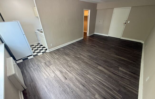 Studio, 1 bath, 400 sqft, $850, Unit #319