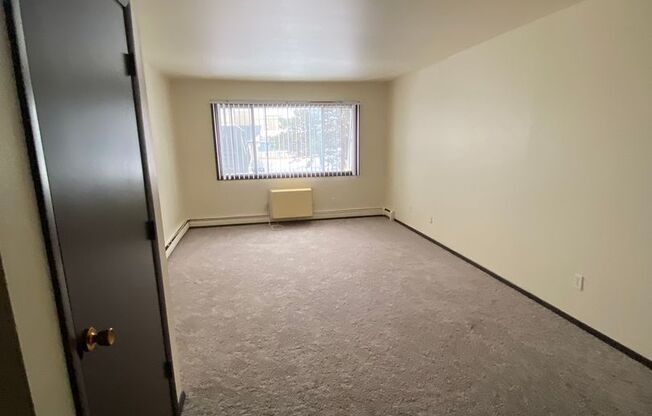 1 bed, 1 bath, $850, Unit 6