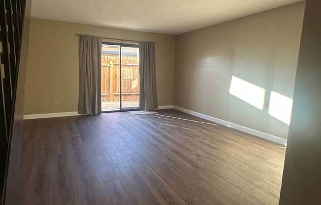 2 beds, 1.5 baths, 925 sqft, $1,525, Unit Unit D