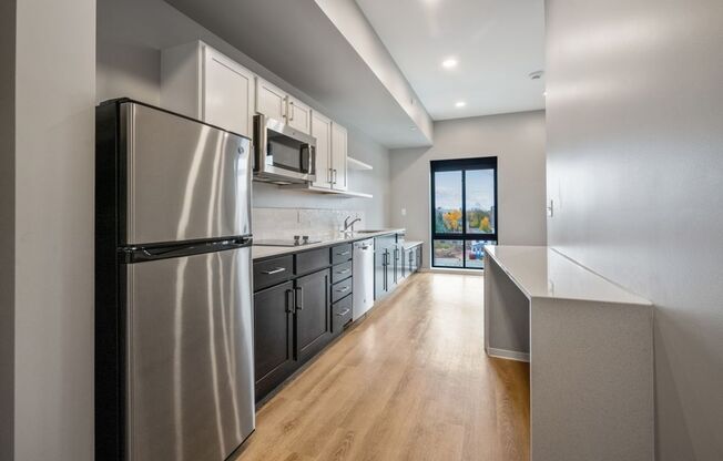Studio, 1 bath, 390 sqft, $895, Unit 2424