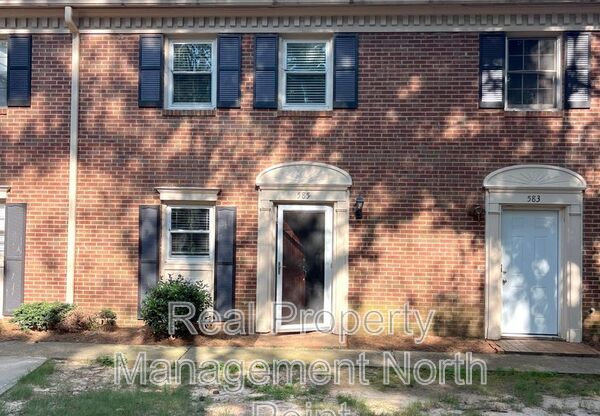 585 WEDGEWOOD DR