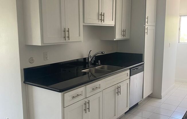 1 bed, 1 bath, 670 sqft, $2,350, Unit 221
