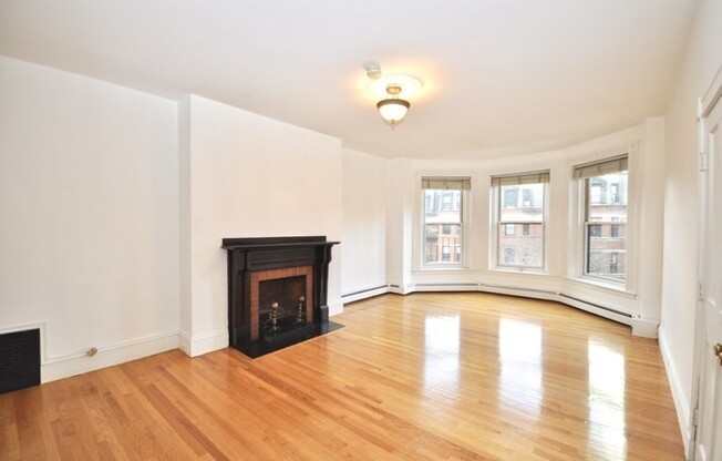 218 NEWBURY ST