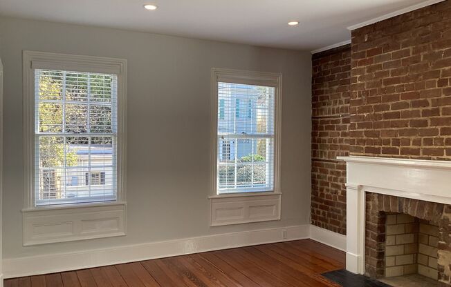 Move in Ready Duplex Close to Forsyth Park