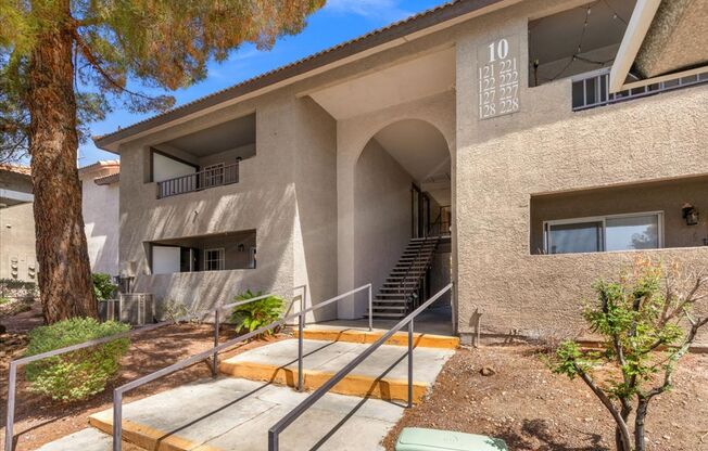 Beautiful 1 Bedroom 1 Bath Condo - Move In ready!