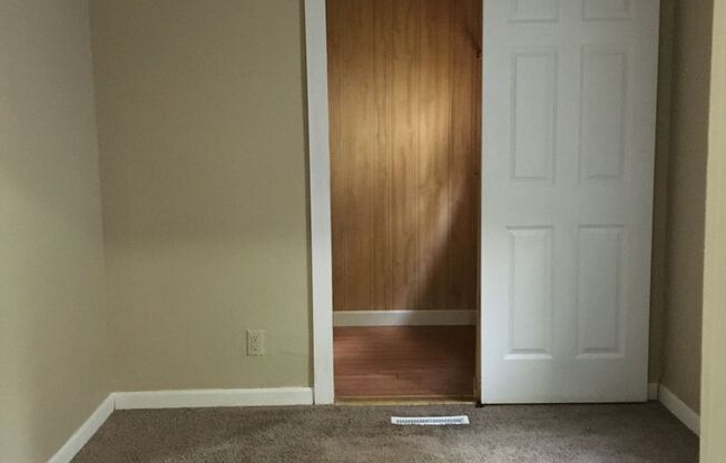 Beautiful 3 bedroom 1 bath home in St. Paul
