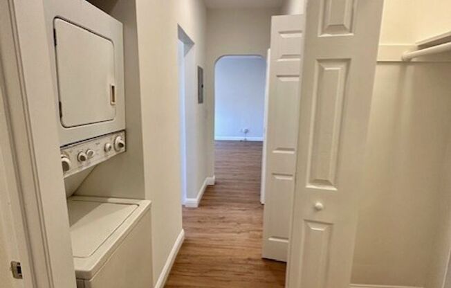 1 bed, 1 bath, 1,000 sqft, $2,700