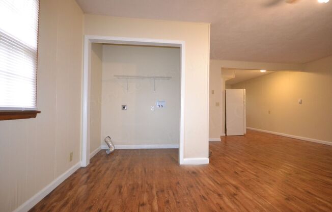 1 bed, 1 bath, 650 sqft, $595, Unit 4