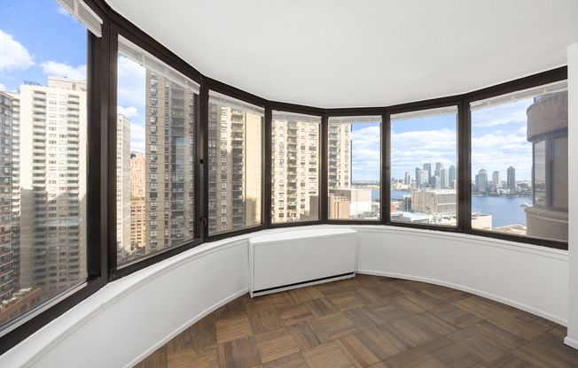 1 bed, 1 bath, 571 sqft, $3,850, Unit 22H