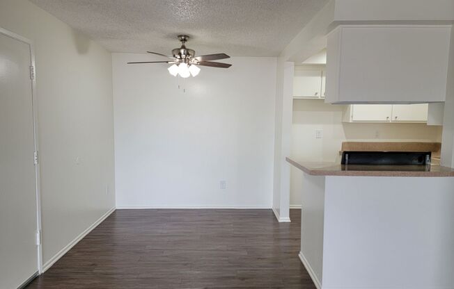 1 bed, 1 bath, 713 sqft, $2,025, Unit A073