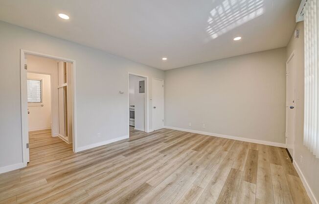 Studio, 1 bath, 595 sqft, $1,598, Unit 22