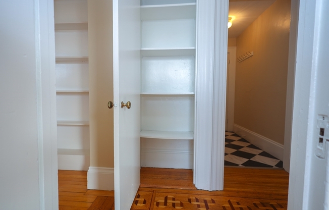 1 bed, 1 bath, 615 sqft, $2,700, Unit 14