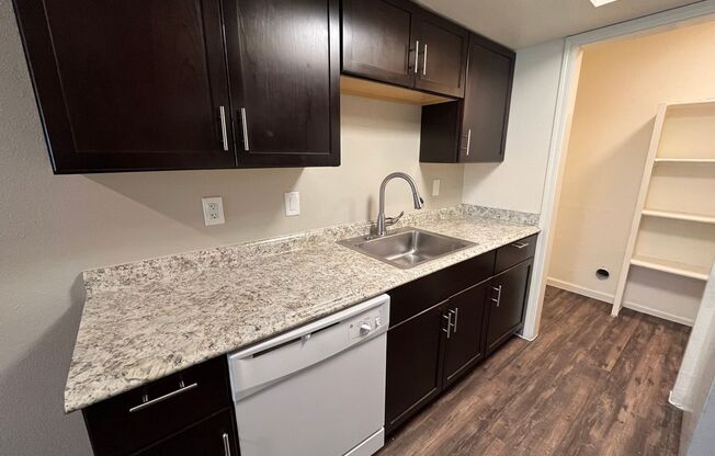 2 beds, 1 bath, 950 sqft, $1,225, Unit 109