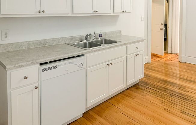 1 bed, 1 bath, 875 sqft, $2,150, Unit 2606RA-2