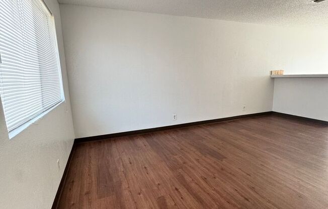 2 beds, 1 bath, 850 sqft, $1,250, Unit Unit 3