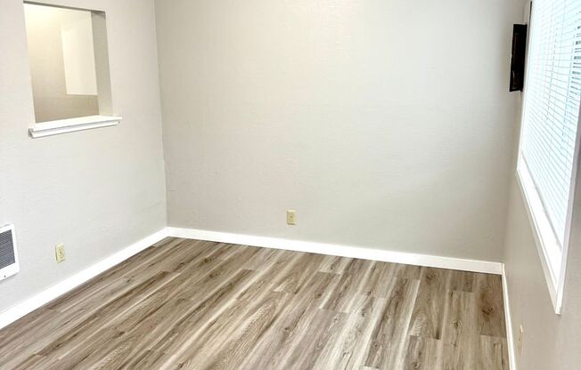 ZhH608 - R Street Apts